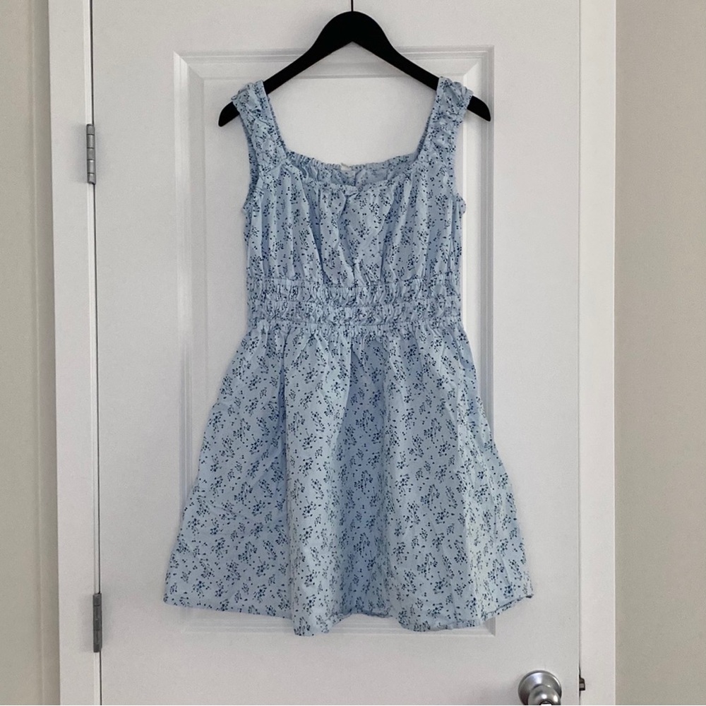 Gorgeous Uniqlo blue floral dress